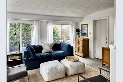 121 Berkshire Dr, Williamstown, MA 01267 - Photo 5