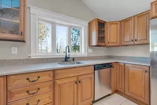 2 Bellevue Ave, Wakefield, MA 01880 - Photo 7