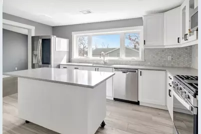 10 Oak St #2, Saugus, MA 01906 - Photo 5