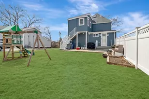 10 Oak St, Saugus, MA 01906 - Photo 23