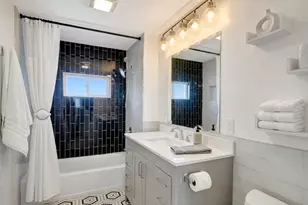 10 Oak St, Saugus, MA 01906 - Photo 13