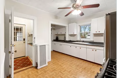 301 Forest Street, Malden, MA 02148 - Photo 15
