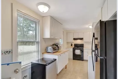 69 Appleton St, Saugus, MA 01906 - Photo 15