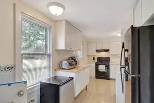 69 Appleton St, Saugus, MA 01906 - Photo 15