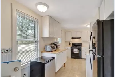 69 Appleton St, Saugus, MA 01906 - Photo 9