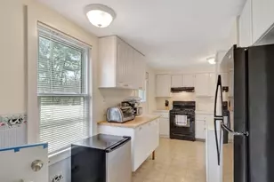 69 Appleton St, Saugus, MA 01906 - Photo 9