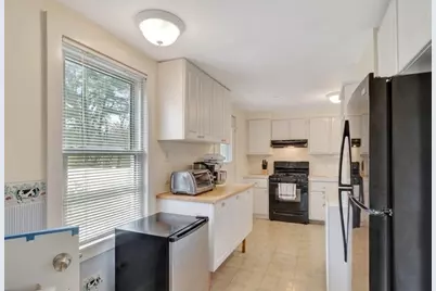69 Appleton St, Saugus, MA 01906 - Photo 7