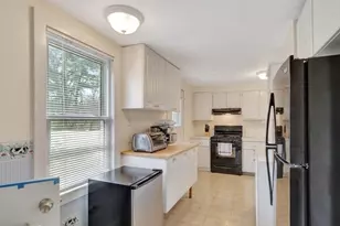 69 Appleton St, Saugus, MA 01906 - Photo 7