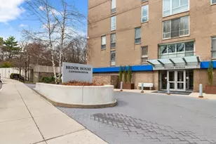 99 Pond Ave, Brookline, MA 02445 - Photo 17