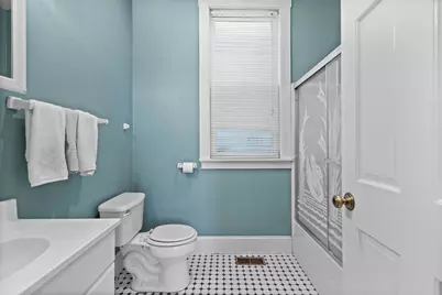 137 L St #1, Boston, MA 02127 - Photo 9