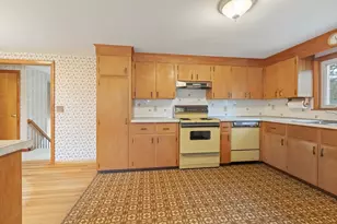 6 Myrtle St, Mendon, MA 01756 - Photo 9