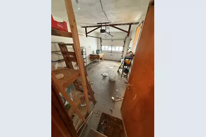 137 Carnavon Cir, Springfield, MA 01109 - Photo 19