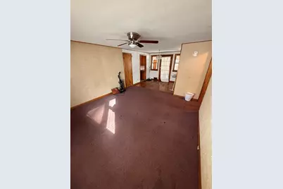 137 Carnavon Cir, Springfield, MA 01109 - Photo 3