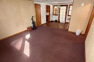 137 Carnavon Cir, Springfield, MA 01109 - Photo 3