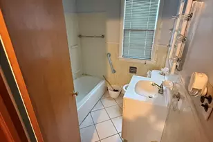 137 Carnavon Cir, Springfield, MA 01109 - Photo 7