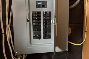 137 Carnavon Cir, Springfield, MA 01109 - Photo 27