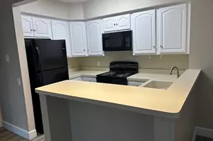 34 Sumner Ave, Springfield, MA 01108 - Photo 3
