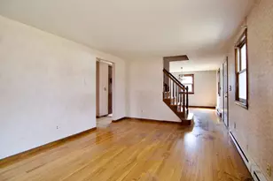 21 Carmel Ln, Agawam, MA 01030 - Photo 7