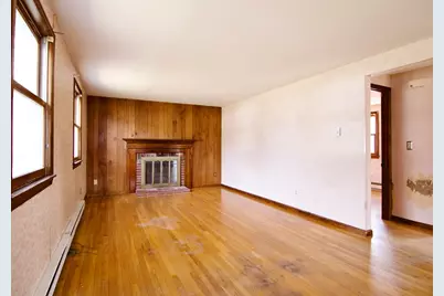 21 Carmel Ln, Agawam, MA 01030 - Photo 5