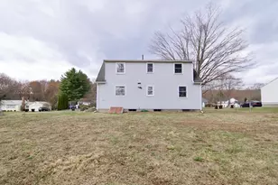 21 Carmel Ln, Agawam, MA 01030 - Photo 3
