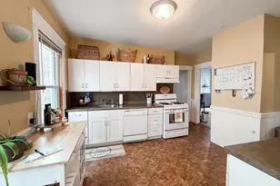 10 Hunnewell Ave, Boston, MA 02135 - Photo 3