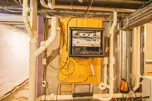 26 Vinson St, Worcester, MA 01605 - Photo 29