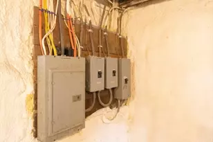 26 Vinson St, Worcester, MA 01605 - Photo 15