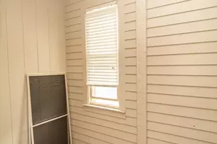 26 Vinson St, Worcester, MA 01605 - Photo 21