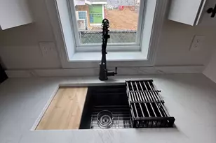 192 Chestnut St, Holyoke, MA 01040 - Photo 7