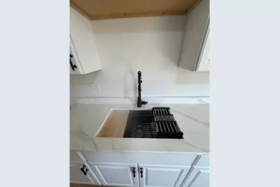 192 Chestnut St, Holyoke, MA 01040 - Photo 19