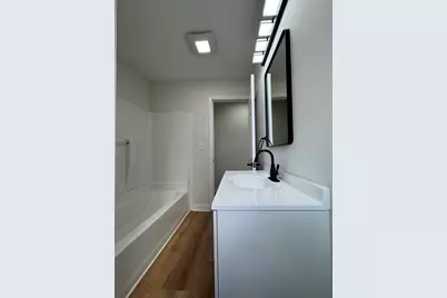 192 Chestnut St, Holyoke, MA 01040 - Photo 9