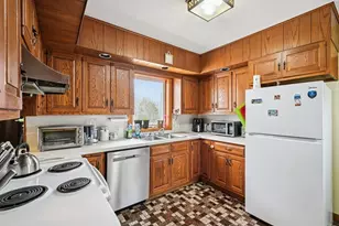 53 Newtown St, Fitchburg, MA 01420 - Photo 5