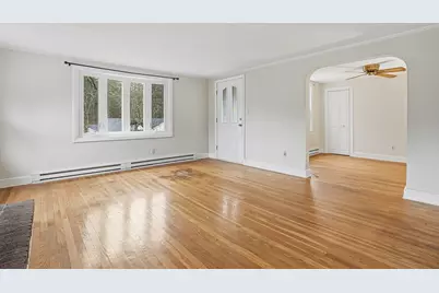 35 Brooks St, Upton, MA 01568 - Photo 7