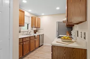 37 Drake Rd, Fitchburg, MA 01420 - Photo 9