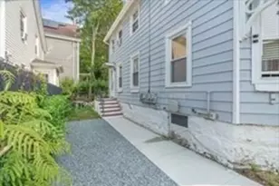 135 Arnold St, New Bedford, MA 02740 - Photo 1
