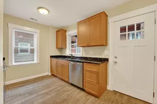 25 Main St, Somerville, MA 02145 - Photo 13
