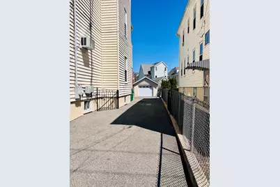 34 Medford St #1, Medford, MA 02155 - Photo 3