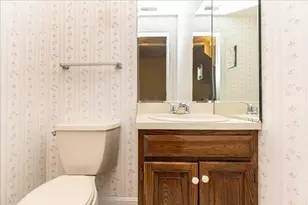 22 Collins St, Danvers, MA 01923 - Photo 25