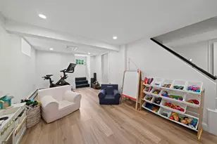 644 Weld St, Boston, MA 02132 - Photo 25