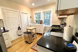 29 Wood St, Cambridge, MA 02140 - Photo 9