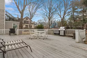 21 Thorndike St, Beverly, MA 01915 - Photo 5