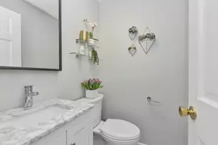 1045 Washington St, Newton, MA 02465 - Photo 5