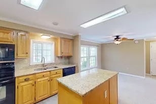 50 Highland St, Taunton, MA 02780 - Photo 9