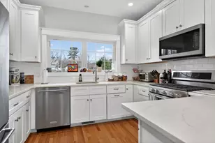 17 Stonebrook Ct, Southborough, MA 01772 - Photo 9