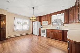 25 Winward St, Fall River, MA 02724 - Photo 11