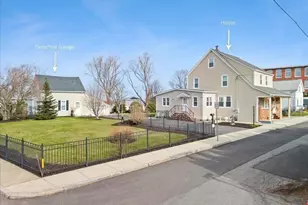 25 Winward St, Fall River, MA 02724 - Photo 3