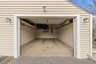 25 Winward St, Fall River, MA 02724 - Photo 35
