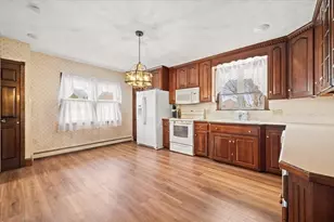 25 Winward St, Fall River, MA 02724 - Photo 13