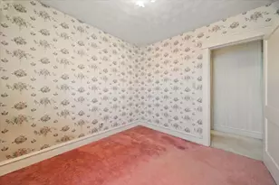 25 Winward St, Fall River, MA 02724 - Photo 23