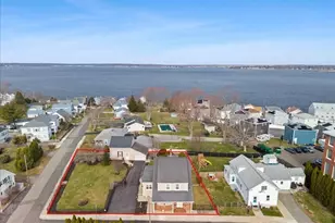 25 Winward St, Fall River, MA 02724 - Photo 3